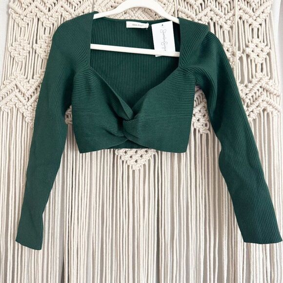 idem ditto Tops - Idem Ditto NWT Twist Front “Out of the Woods” Top Pine Green M